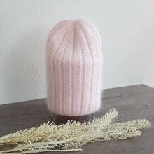 Lataa kuva Galleria-katseluun, Tyylikäs, kevyt ja  lämmin, angora beanie pipo.  Materiaali: 50% angora, 30% viskoosi, 20% villa  Värit: valkoinen, vaaleansininen, vaaleanpunainen ja ruskea

